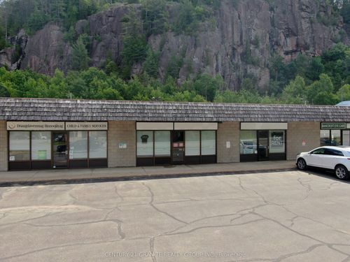 {{alt}} | Card Image