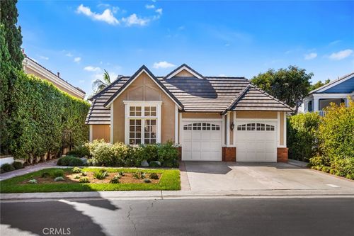 19305 Woodlands Dr, Huntington Beach, CA, 92648-5542 | Card Image