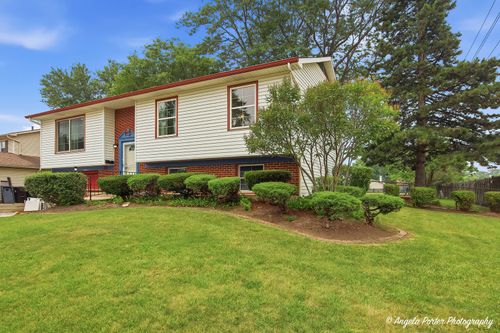 15 Old Mill Grove Rd, Lake Zurich, IL, 60047-2615 | Card Image