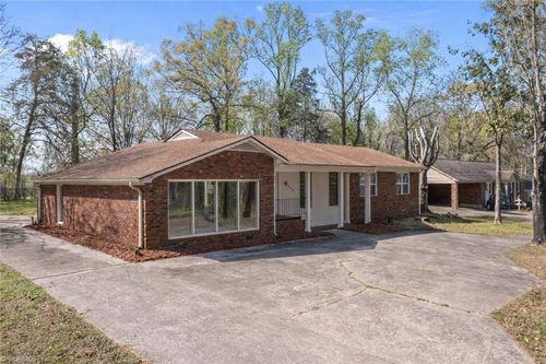 538 E Stadium Dr, Eden, NC, 27288-3537 | Card Image
