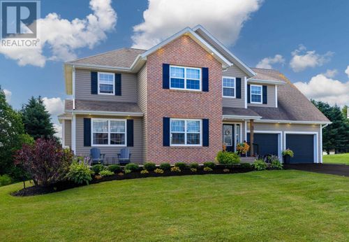3 Paget Cres, Stratford, PE, C1B0E3 | Card Image