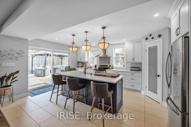 109 Thomas St, House other with 4 bedrooms, 3 bathrooms and 4 parking in Cambridge ON | Image 14