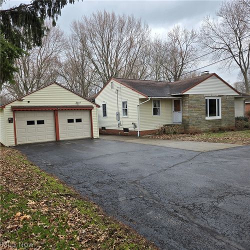 38700 Johnnycake Ridge Rd, Willoughby, OH, 44094-7852 | Card Image