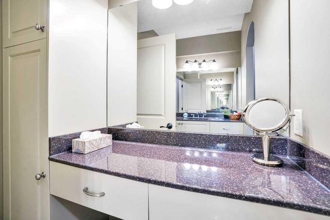 511 Evergreen Circle Sw, House other with 3 bedrooms, 3 bathrooms and 4 parking in Calgary AB | Image 36