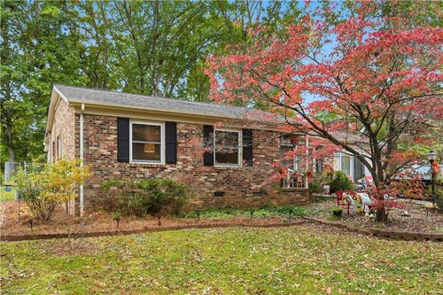 323 Shannon Dr, Eden, NC, 27288-4239 | Card Image