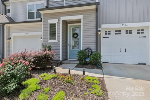 5324 Somerset Hill Ln, Charlotte, NC, 28269-4938 | Card Image
