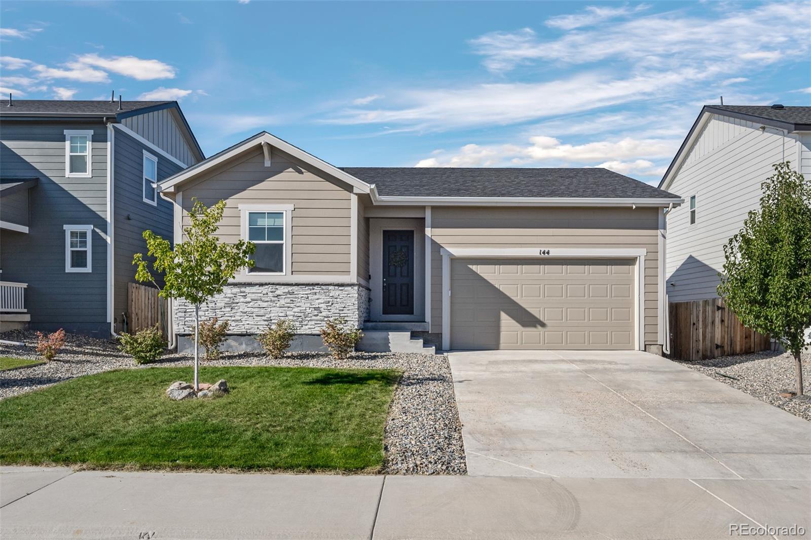 Vista Cliff Cir, Castle Rock, CO 80104