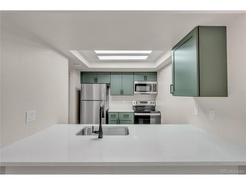 h06-14066 E Stanford Cir, Aurora, CO, 80015-1021 | Card Image