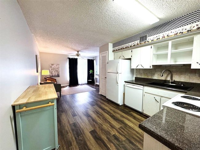 Kitchen/Great Room | Image 7
