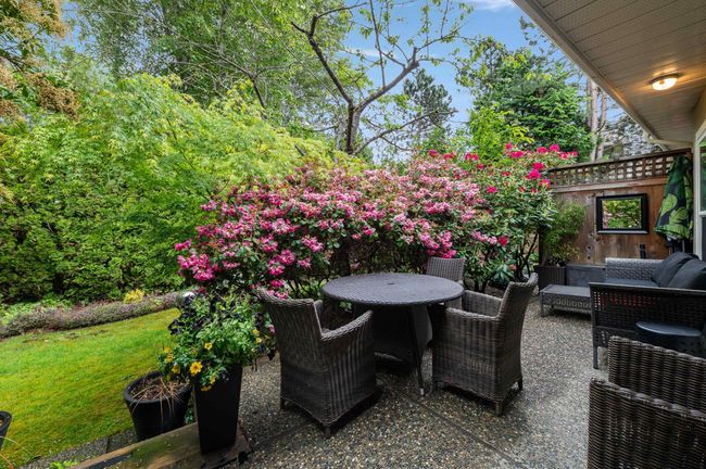 1452 Stevens St, Townhouse with 3 bedrooms, 3 bathrooms and 5 parking in White Rock BC | Image 35