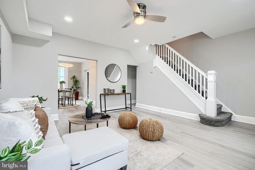 4004 Fairfax Rd, BALTIMORE, MD, 21216-1512 | Card Image