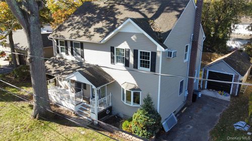 16 Babylon Dr, Sound Beach, NY, 11789-3149 | Card Image