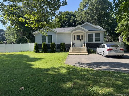 75 Gates Avenue, Islip, NY, 11722 | Card Image