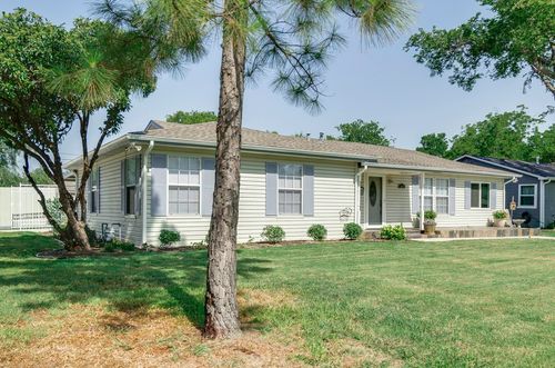 1246 S Pine St, Grapevine, TX, 76051-5522 | Card Image