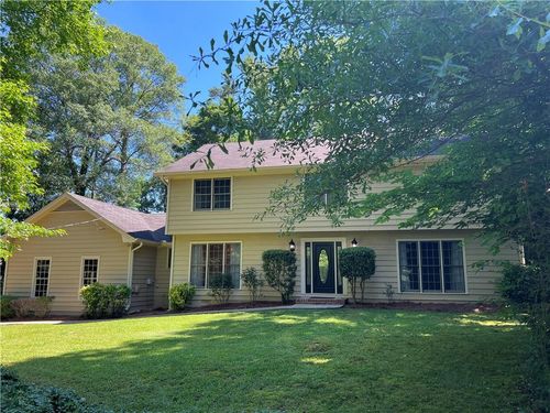 370 Woodstone Dr, Marietta, GA, 30068-4081 | Card Image