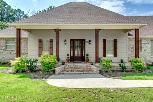 3926 Highway 80, Brandon, MS, 39042-9483 | Card Image