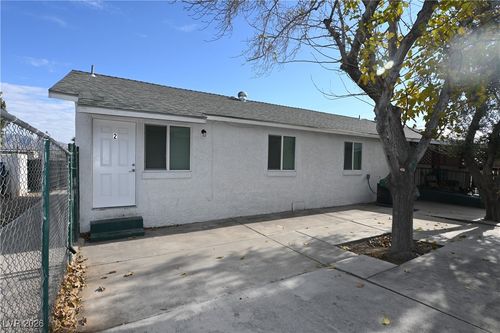 2-2830 Cedar St, Las Vegas, NV, 89104-4405 | Card Image