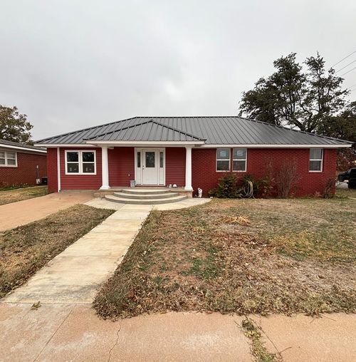 2201 44th St, Snyder, TX, 79549-5926 | Card Image