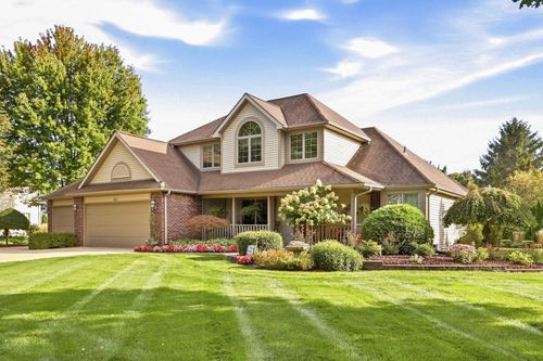 699 Meadow Ln, Frankenmuth, MI, 48734-9307 | Card Image