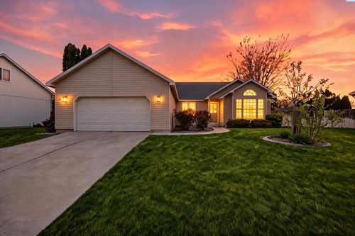 2714 S Zillah Ct, Kennewick, WA, 99337-2470 | Card Image