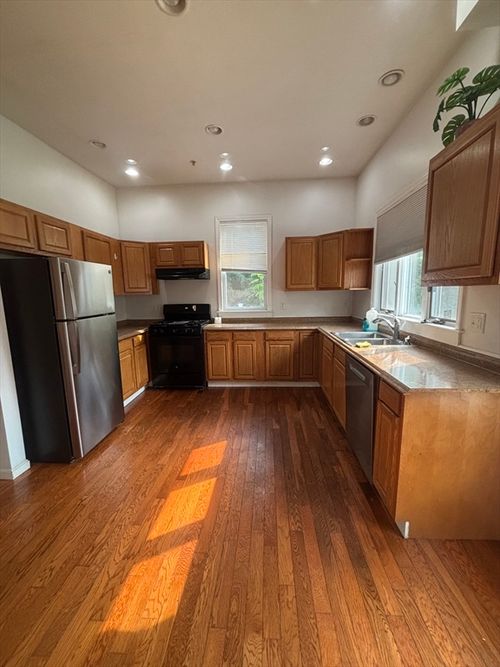 apt-1-30 Fairmount Ave, Weymouth, MA, 02189-2064 | Card Image