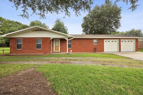 2805 8th St, Port Neches, TX, 77651-5526 | Card Image