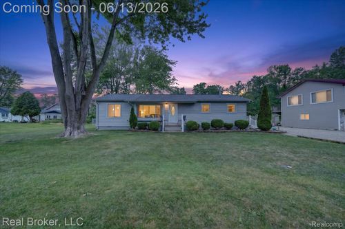 125 Maple Ave, Harsens Island, MI, 48028-1008 | Card Image