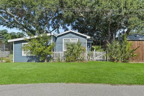 2614 59th St, Galveston, TX, 77551-5460 | Card Image