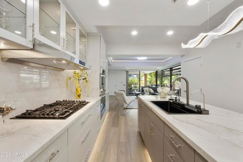 3002-7161 E Rancho Vista Dr, Scottsdale, AZ, 85251-1495 | Card Image