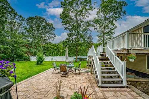 4 Mayflower Ln, East Setauket, NY, 11733-3304 | Card Image
