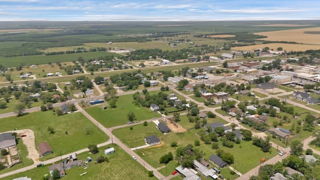 205 E South St, House other with 3 bedrooms, 2 bathrooms and null parking in Itasca TX | Image 33