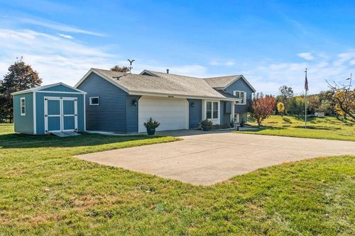 W327S8124 Memory Lane, Mukwonago, WI, 53149 | Card Image