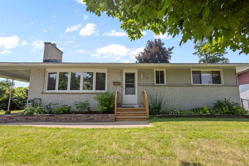 20 Parkside Cres, Nepean, ON, K2G3B5 | Card Image