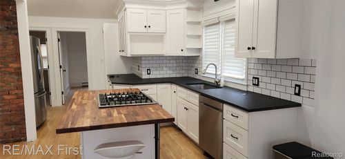 23844 Republic Avenue S, Oak Park, MI, 48237 | Card Image