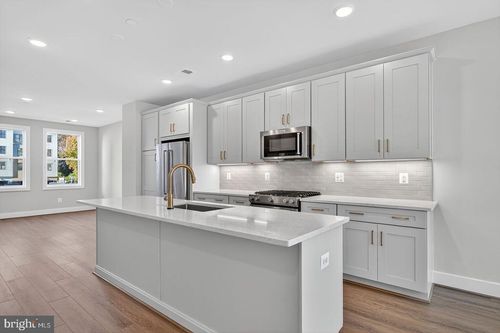 143 Shannon Mews, ALEXANDRIA, VA, 22304-7364 | Card Image