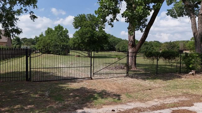 View of gate | Image 8