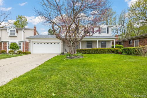 6748 Brookshire Dr, Canton, MI, 48187-3541 | Card Image