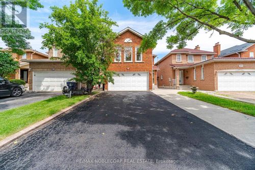 66 Cinrickbar Dr, Etobicoke, ON, M9W6X3 | Card Image