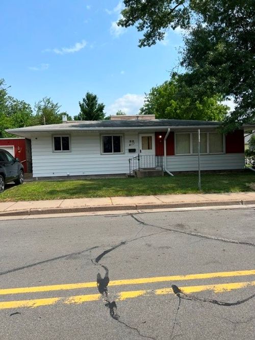 411 Margaret St, Eau Claire, WI, 54701-4145 | Card Image