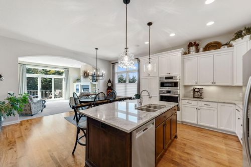 18368 Justice Way, Lakeville, MN, 55044-5039 | Card Image