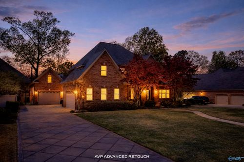 1538 Blackhall Ln Se, Decatur, AL, 35601-6916 | Card Image