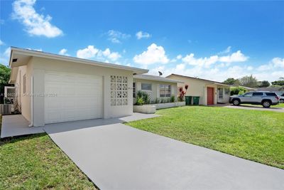 5710 Nw 65th Way, House other with 2 bedrooms, 2 bathrooms and null parking in Tamarac FL | Image 2