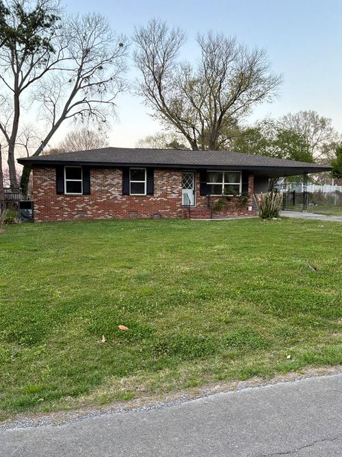 211 Tanglewood Dr Ne, Dalton, GA, 30721-8042 | Card Image