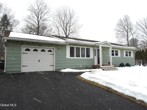 10 Mann Dr, Castleton, NY, 12033-1106 | Card Image