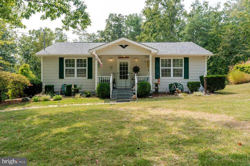 142 Whippoorwill Ln, Luray, VA, 22835-5813 | Card Image