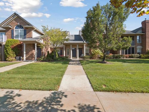 3530 Oakmonte Blvd, Oakland Twp, MI, 48306-4790 | Card Image