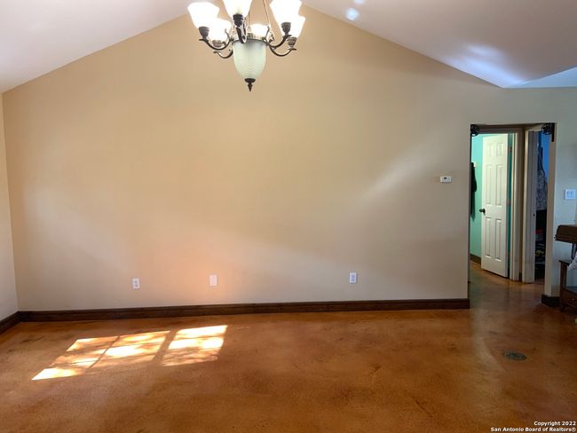 208 Scenic Mountain Dr, House other with 2 bedrooms, 3 bathrooms and null parking in Lakehills TX | Image 20