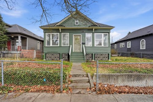 1011 E Augusta Ave, Spokane, WA, 99207-2435 | Card Image