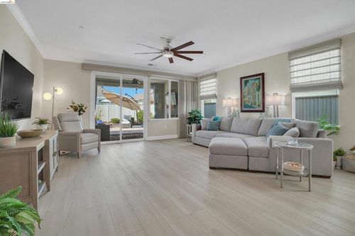 9833 Key West Way, Discovery Bay, CA, 94505 | Card Image