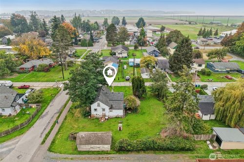27325 101st Ave Nw, Stanwood, WA, 98292-8031 | Card Image